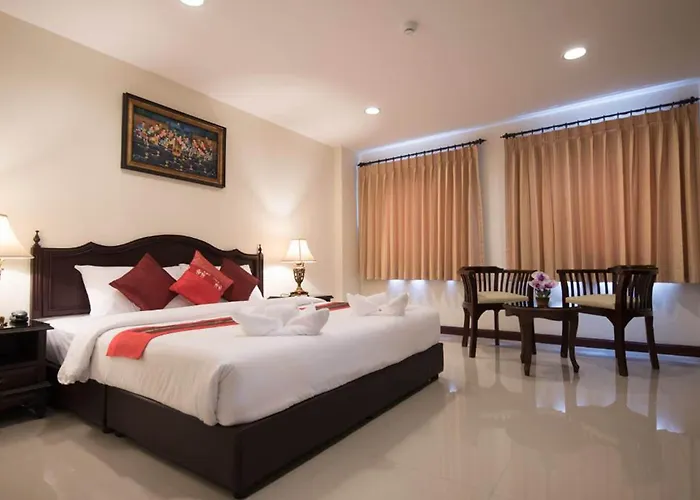 True Siam Rangnam Hotel 4*